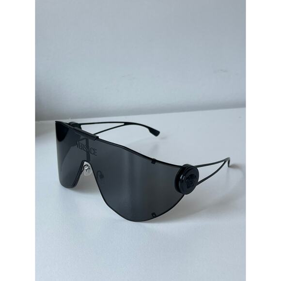 NEW SEASON Versace VE2268 Oversized Shield Sunglasses Black - Picture 6 of 11